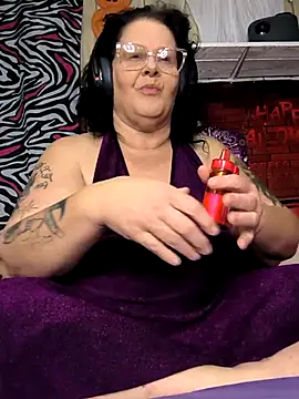 Snapshot of davisdesires@xh chatting on October 22, 2025, 2:16 pm davisdesiresxh online show from October 22, 2025, 2:16 pm