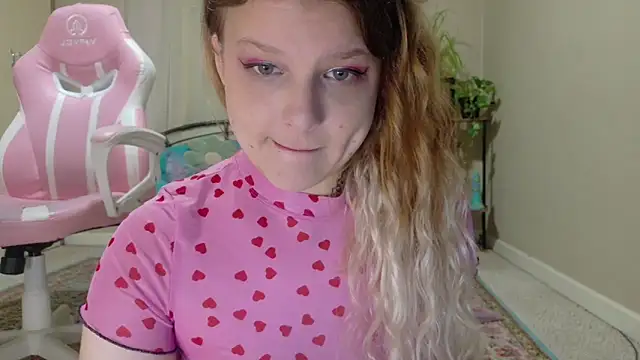 Emihaze online show from May 27, 2026, 2:35 pm