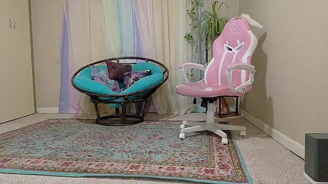 Emihaze online show from October 31, 2025, 6:59 pm