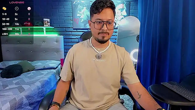 DaviidEvans  online show from July 5, 2026, 11:11 pm