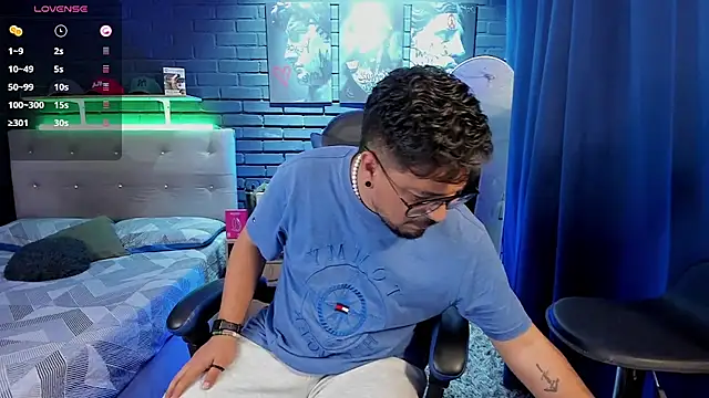 DaviidEvans  online show from July 8, 2026, 1:52 am