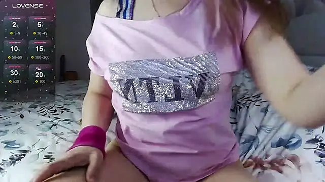 alekasamui online show from December 17, 2025, 1:32 am