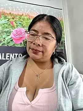   valentina18 online show from March 27, 2026, 1:23 pm