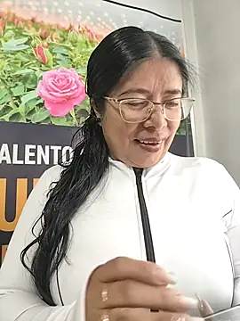   valentina18 online show from March 20, 2026, 1:01 pm