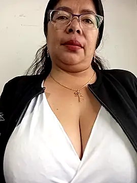   valentina18 online show from March 22, 2025, 1:30 pm