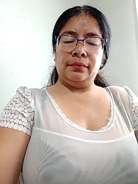   valentina18 online show from February 25, 2025, 1:43 pm