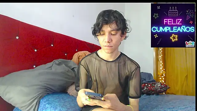 Snapshot of LAICK_01 chatting on May 1, 2026, 1:43 am LAICK 01 online show from May 1, 2026, 1:43 am