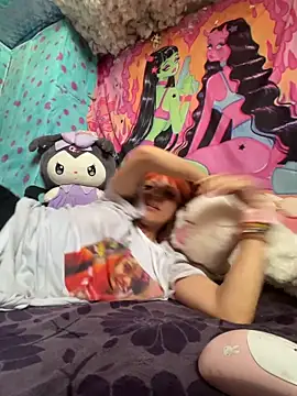 BABYUNICORN online show from December 4, 2025, 8:08 pm