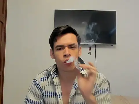 Snapshot of Lucian_Gomez_ chatting on October 16, 2025, 7:11 pm Lucian Gomez  online show from October 16, 2025, 7:11 pm