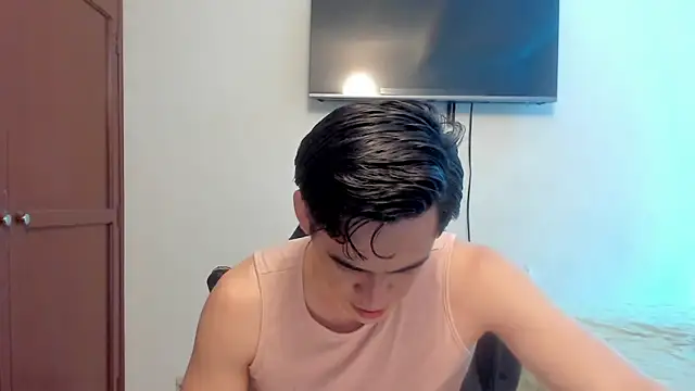 Snapshot of Lucian_Gomez_ chatting on October 22, 2025, 1:49 am Lucian Gomez  online show from October 22, 2025, 1:49 am