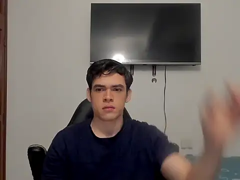Snapshot of Lucian_Gomez_ chatting on October 28, 2025, 6:56 am Lucian Gomez  online show from October 28, 2025, 6:56 am