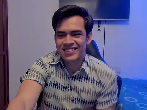 Snapshot of Lucian_Gomez_ chatting on October 24, 2025, 10:20 pm Lucian Gomez  online show from October 24, 2025, 10:20 pm