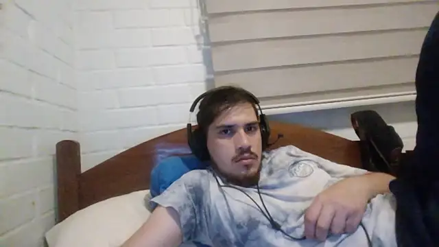 Snapshot of hung_weeb chatting on December 10, 2024, 3:41 am hung weeb online show from December 10, 2024, 3:41 am