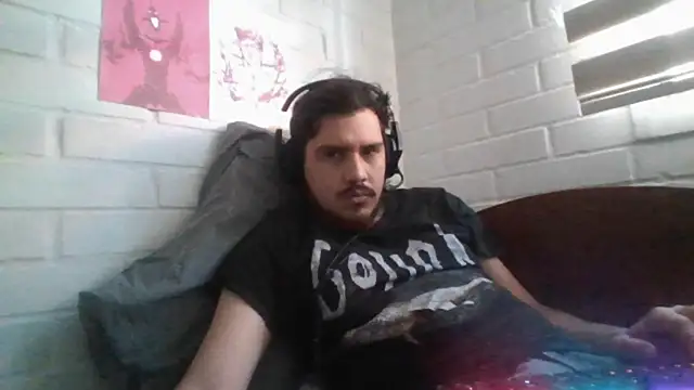 hung weeb online show from April 15, 2026, 4:22 pm