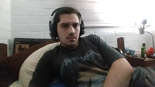 Snapshot of hung_weeb chatting on March 12, 2025, 3:24 am hung weeb online show from March 12, 2025, 3:24 am
