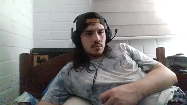 Snapshot of hung_weeb chatting on February 18, 2025, 4:37 am hung weeb online show from February 18, 2025, 4:37 am