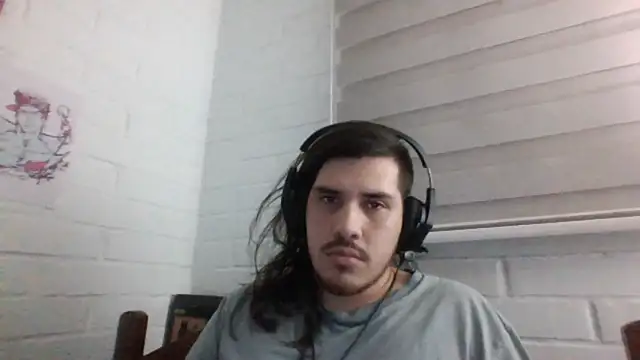 Snapshot of hung_weeb chatting on February 15, 2025, 2:04 am hung weeb online show from February 15, 2025, 2:04 am