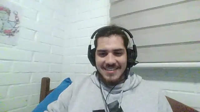 Snapshot of hung_weeb chatting on December 7, 2024, 12:36 am hung weeb online show from December 7, 2024, 12:36 am