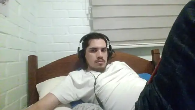 Snapshot of hung_weeb chatting on December 9, 2024, 1:29 am hung weeb online show from December 9, 2024, 1:29 am