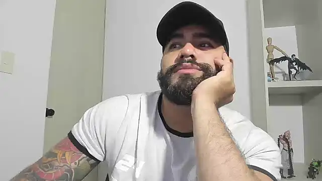 Snapshot of _Coddygold_ chatting on October 1, 2025, 11:30 pm Coddygold online show from October 1, 2025, 11:30 pm