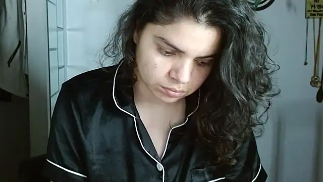 Nikkykora15 online show from March 31, 2026, 2:02 am