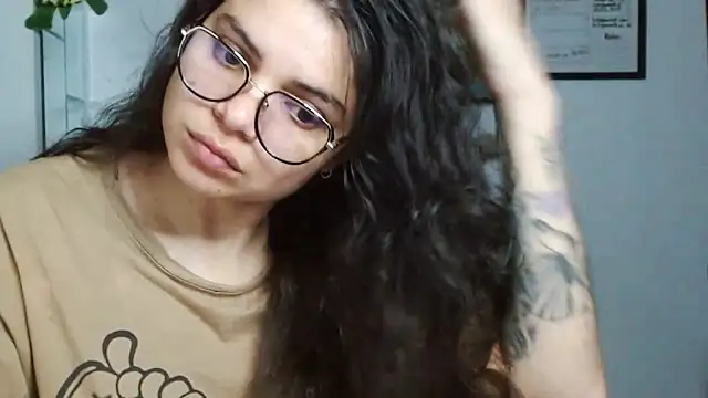 Nikkykora15 online show from September 13, 2025, 1:16 am