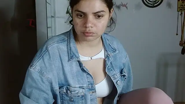 Snapshot of Nikkykora15 chatting on February 17, 2026, 11:13 pm Nikkykora15 online show from February 17, 2026, 11:13 pm