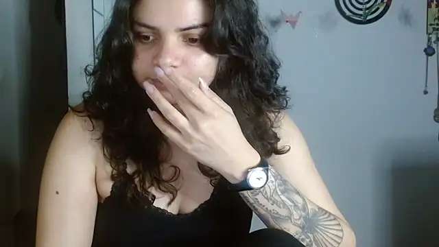 Snapshot of Nikkykora15 chatting on February 11, 2026, 1:38 am Nikkykora15 online show from February 11, 2026, 1:38 am