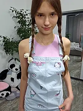 Snapshot of elikako chatting on March 21, 2025, 9:56 am elikako online show from March 21, 2025, 9:56 am