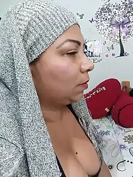 Snapshot of Alyona21 chatting on July 10, 2026, 2:00 am Alyona21 online show from July 10, 2026, 2:00 am