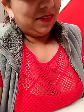 Snapshot of Alyona21 chatting on December 16, 2024, 8:37 pm Alyona21 online show from December 16, 2024, 8:37 pm