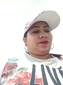 Snapshot of Alyona21 chatting on December 6, 2024, 11:08 pm Alyona21 online show from December 6, 2024, 11:08 pm