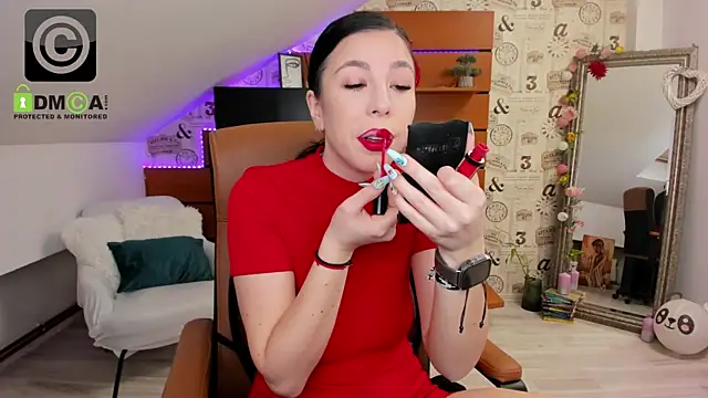 EmillyTaylor online show from April 17, 2026, 3:42 am