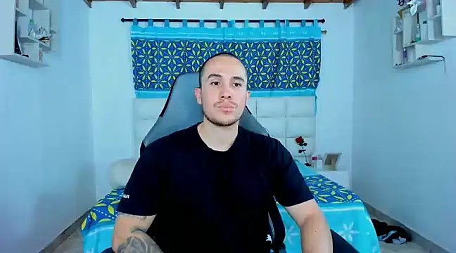 Snapshot of juan__jimenez chatting on February 18, 2025, 12:26 am juan jimenez online show from February 18, 2025, 12:26 am