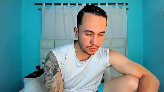 juan  jimenez online show from November 15, 2025, 9:08 pm