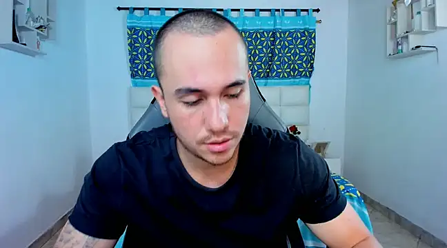 Snapshot of juan__jimenez chatting on February 15, 2025, 11:36 pm juan jimenez online show from February 15, 2025, 11:36 pm