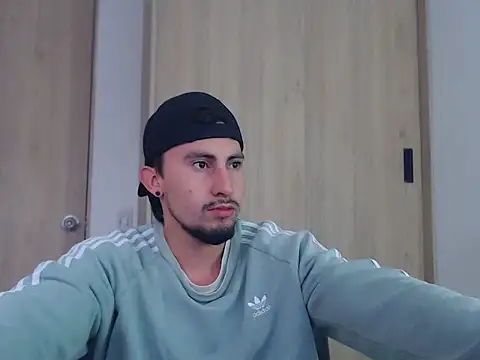 Snapshot of ChrisDamon chatting on November 4, 2025, 11:58 am ChrisDamon online show from November 4, 2025, 11:58 am