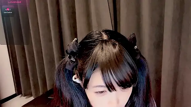 candy-yiyi online show from May 28, 2026, 1:13 am