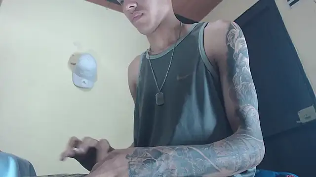 Snapshot of GaboReyes chatting on October 3, 2025, 9:44 am GaboReyes online show from October 3, 2025, 9:44 am