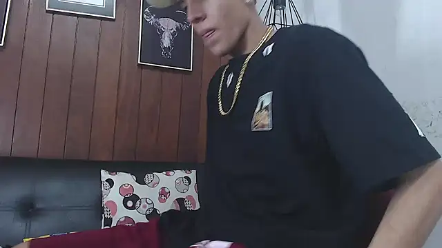 Snapshot of GaboReyes chatting on February 13, 2025, 1:59 pm GaboReyes online show from February 13, 2025, 1:59 pm