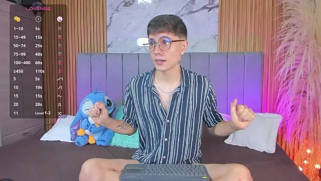 Snapshot of DustinLevine chatting on March 19, 2026, 12:27 pm DustinLevine online show from March 19, 2026, 12:27 pm