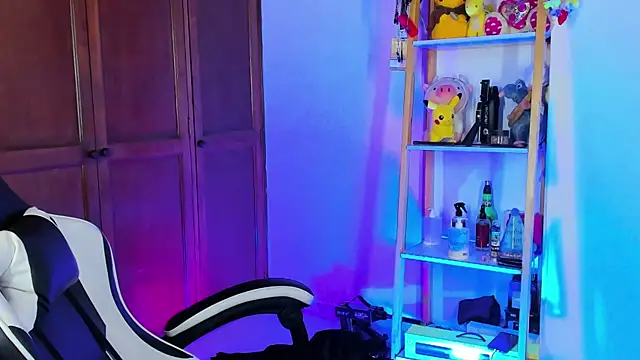 Snapshot of eymy-hadid chatting on October 14, 2025, 8:42 pm eymy-hadid online show from October 14, 2025, 8:42 pm