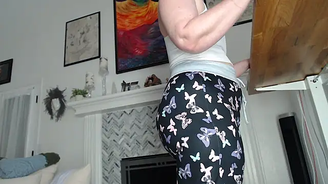 Snapshot of AuroraWillows chatting on October 13, 2025, 11:01 am AuroraWillows online show from October 13, 2025, 11:01 am