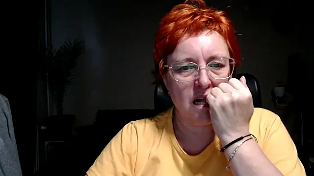 Snapshot of JoannaAndNeighbour chatting on November 20, 2025, 6:36 am JoannaAndNeighbour online show from November 20, 2025, 6:36 am