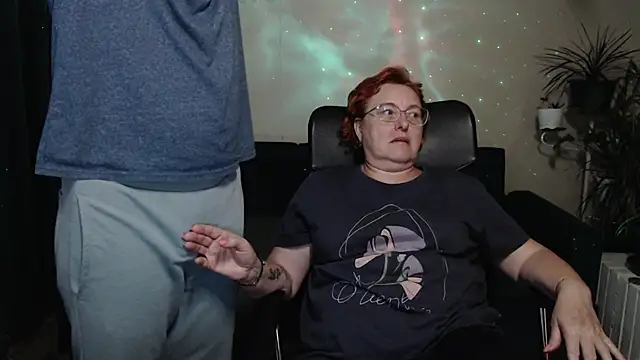 Snapshot of JoannaAndNeighbour chatting on September 27, 2025, 9:15 am JoannaAndNeighbour online show from September 27, 2025, 9:15 am