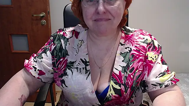 Snapshot of JoannaAndNeighbour chatting on March 3, 2025, 1:23 pm JoannaAndNeighbour online show from March 3, 2025, 1:23 pm