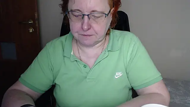 Snapshot of JoannaAndNeighbour chatting on February 26, 2025, 8:06 am JoannaAndNeighbour online show from February 26, 2025, 8:06 am