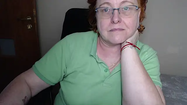 Snapshot of JoannaAndNeighbour chatting on February 26, 2025, 2:16 pm JoannaAndNeighbour online show from February 26, 2025, 2:16 pm