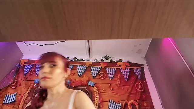 zzoe  online show from September 23, 2025, 3:02 am