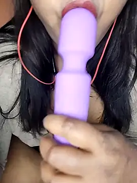 Litchi70 online show from February 27, 2025, 5:26 pm